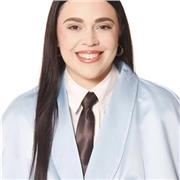 Me apasiona la enseñanza y todo lo que esté relacionado con la lengua y la literatura. Tengo experiencia trabajando con niños y adolescentes, y lo que más me gusta de este trabajo es poder ayudar a las personas a ganar conocimientos básicos y avanzados so